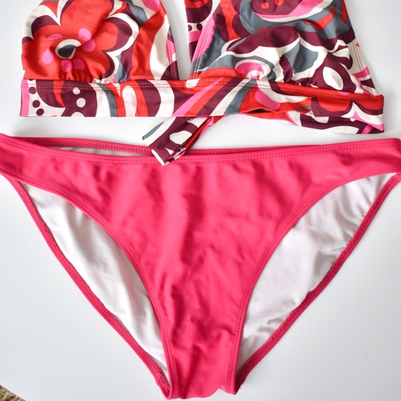 George bikini - Picture 3 of 3